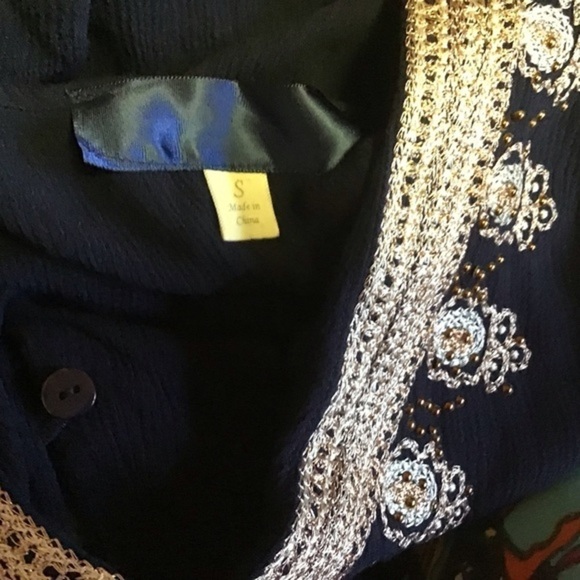 3 for 20 $ bundle Francesca’s Collection Embroidered ethnic vibes top - Picture 2 of 11